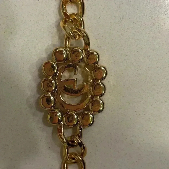 Gucci Double G Faux Pearl Bracelet - Picture 5 of 5